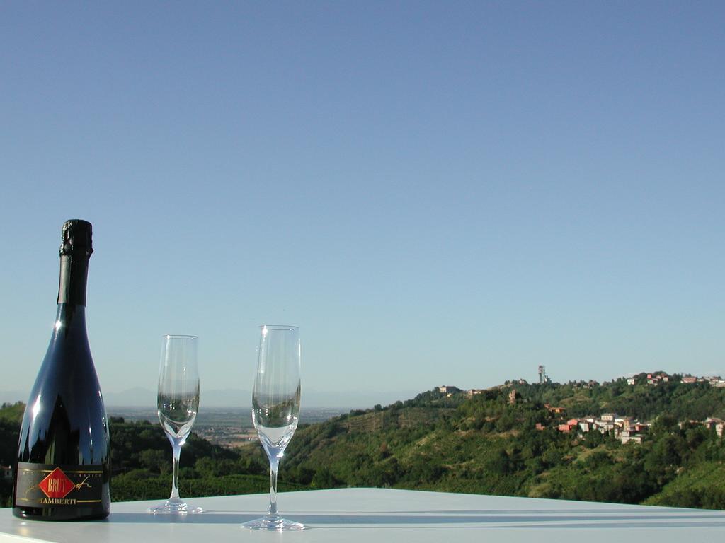 La Vecchia Cantina Stradella Bagian luar foto